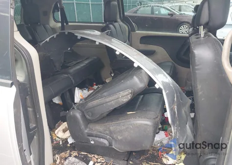 2012 Dodge Grand Caravan Sxt z USA, uszkodzony, nr VIN 2C4RDGCG4CR111576